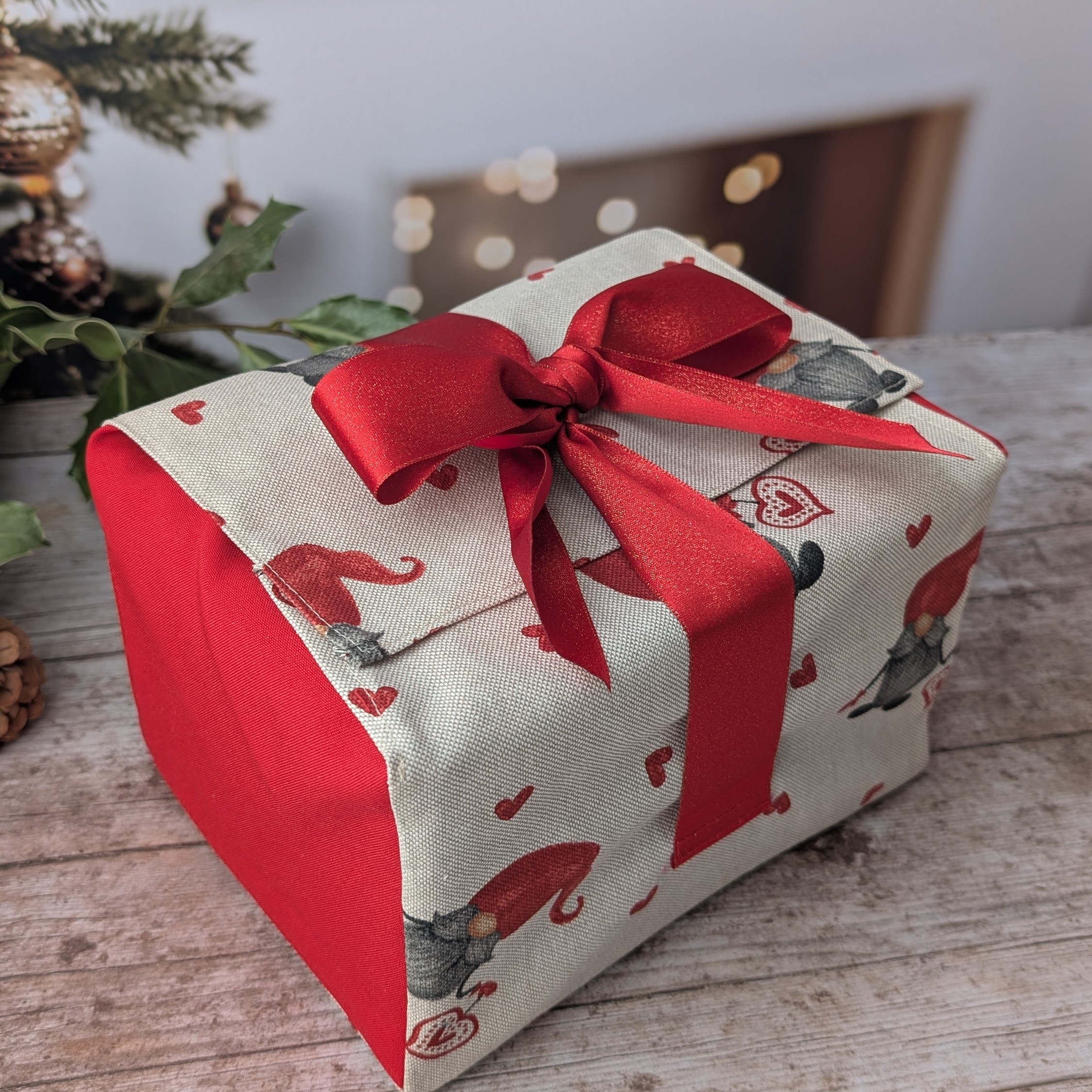 Emballage cadeau en tissu réutilisable – Lutin d’amour